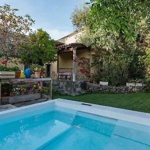 https://il-pozzo-e-lulivo-just-200-meters-from-the-metro.taorminaitalyhotels.com